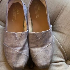 TOMS Size 8